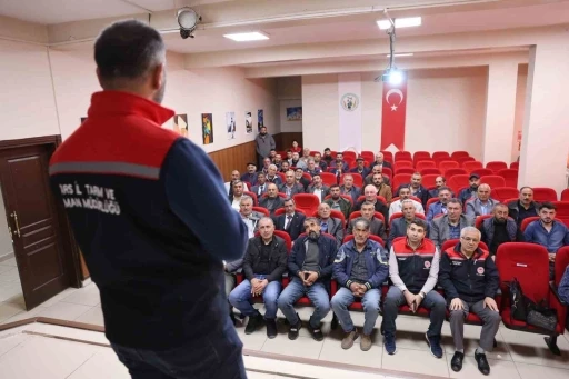 Kars&rsquo;ta &uuml;reticilere kırsal kalkınma ve tasarruflu sulama desteği anlatıldı
