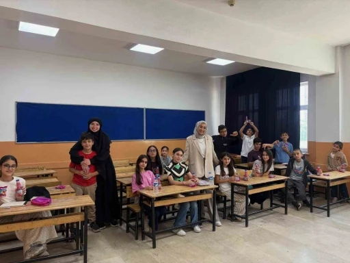 Kars&rsquo;ta Yeşilay ve T&Uuml;GVA&rsquo;nın Yaz Okulu coşkusu
