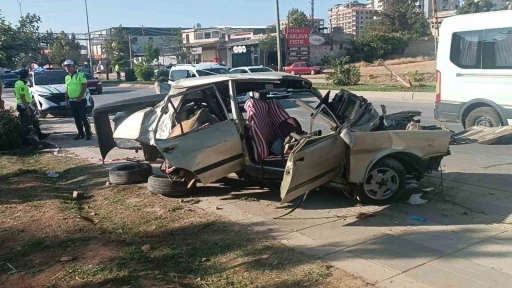 Karşı şeride savrulan Tofaş zincirleme kazaya neden oldu: 1’i ağır 10 yaralı
