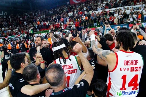 Karşıyaka Basketbol, ligde kalma m&uuml;cadelesini s&uuml;rd&uuml;r&uuml;yor
