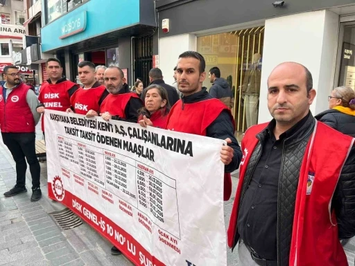 Karşıyaka Belediyesinde maaş alamayan iş&ccedil;iler sokağa d&ouml;k&uuml;ld&uuml;
