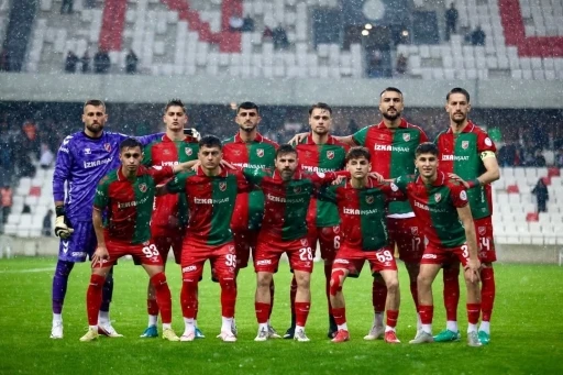 Karşıyaka, evinde ligin en iyilerinden
