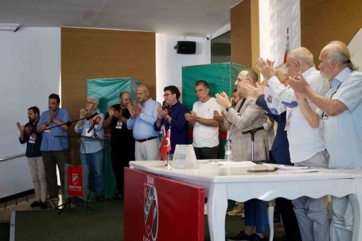 Karşıyaka yönetimi: &quot;Herkes taşın altına elini koyması gerekiyor&quot;
