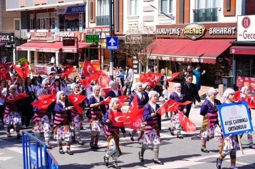 Kartal’da 19 Mayıs coşkusu sokaklara taştı
