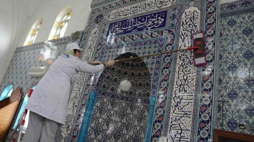 Kartal’da bayram öncesi ibadethanelerde temizlik çalışması başlatıldı
