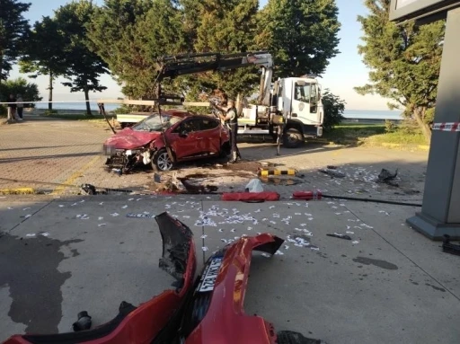 Kartal&rsquo;da kontrolden &ccedil;ıkan ara&ccedil; takla attı: 1 yaralı
