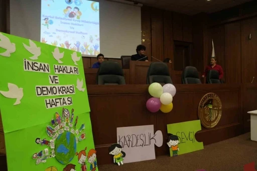 Kartal’da kreş öğrencilerinden örnek demokrasi davranışı
