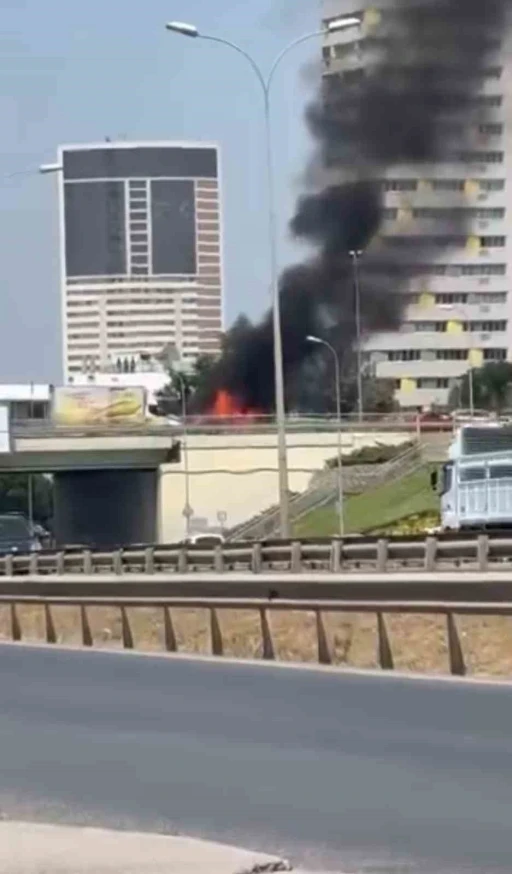 Kartal&rsquo;da seyir halindeki ara&ccedil; alevlere teslim oldu
