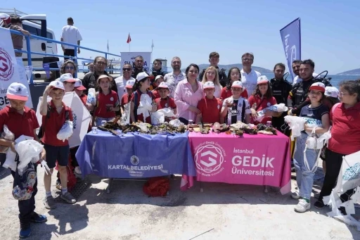 Kartal Sahili&rsquo;nde "Su Yoksa Hayat Yok" buluşması: Deniz dibindeki atık malzemeler temizlendi
