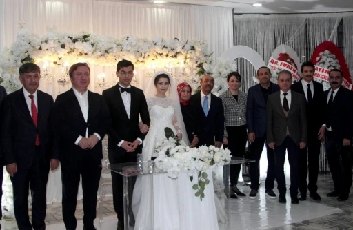 Kartal ve Gül ailesinin mutlu günü
