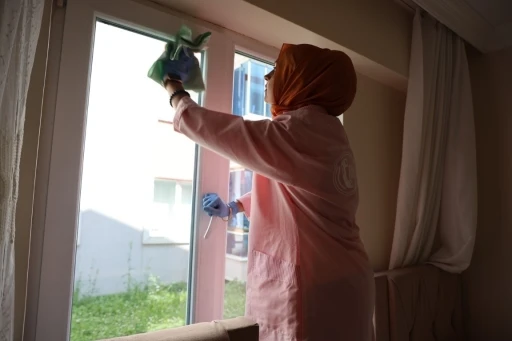 Kartepe&rsquo;de "Alo Evlat" ekipleri yaşlıları bayrama hazırlıyor
