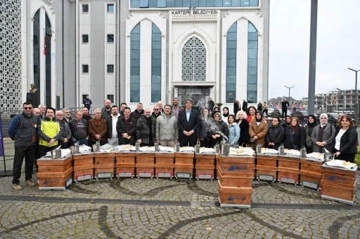 Kartepe&rsquo;de &uuml;reticilere arıcılık ve ekipman desteği sağlandı
