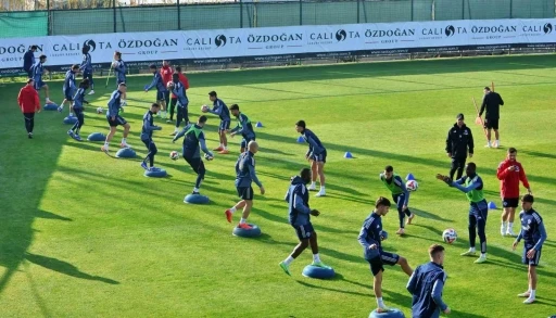 Kasımpaşa, devre arası &ccedil;alışmalarını Antalya&rsquo;da s&uuml;rd&uuml;r&uuml;yor
