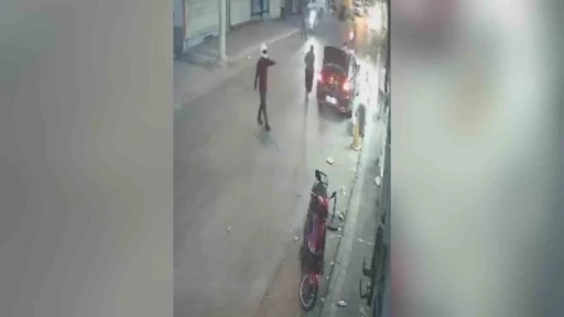 Kasklı saldırgan iş yerini kurşunladı: 1 yaralı
