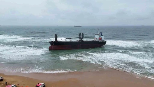 Kastamonu a&ccedil;ıklarında vurulan ve Sarıyer&rsquo;de karaya oturan gemi havadan g&ouml;r&uuml;nt&uuml;lendi
