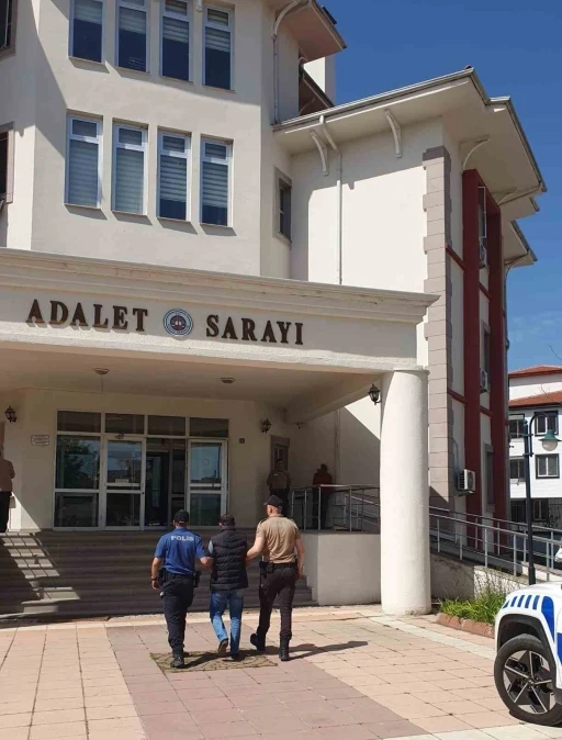 Kastamonu’da 14 yıl hapis cezasıyla aranan hükümlü yakalandı
