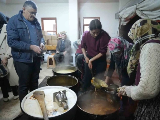 Kastamonu&rsquo;da 8 asırlık "tekke &ccedil;orbası" geleneği bu yıl da yaşatıldı
