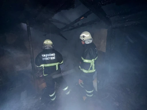 Kastamonu’da aynı köyde ikinci yangın: Üç katlı ahşap ev yandı
