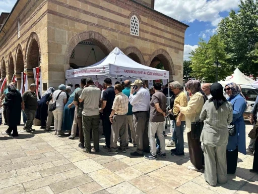 Kastamonu&rsquo;da binlerce vatandaşa aşure ikramı
