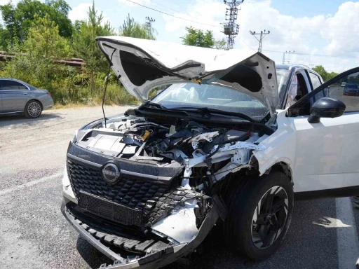 Kastamonu&rsquo;da cip ile otomobil &ccedil;arpıştı: 1&rsquo;i ağır 5 yaralı
