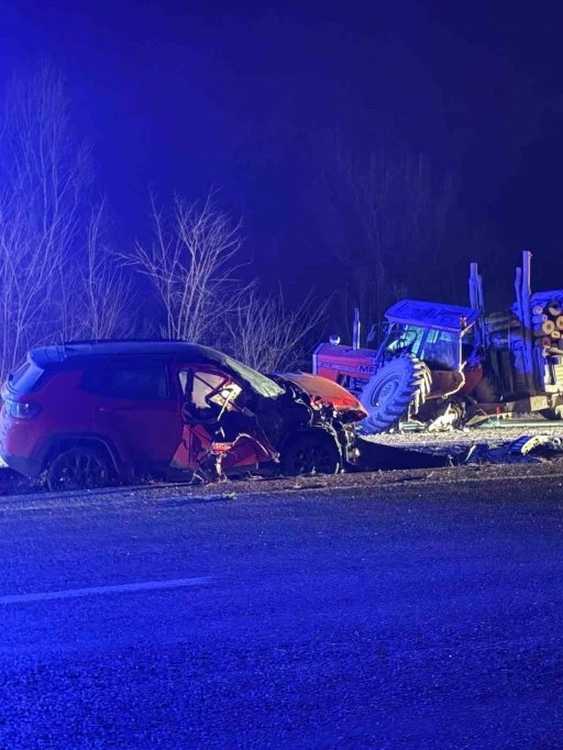 Kastamonu&rsquo;da cip ile trakt&ouml;r &ccedil;arpıştı: 3 yaralı

