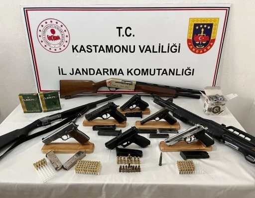 Kastamonu&rsquo;da &ccedil;ok sayıda silah ele ge&ccedil;irildi: 7 g&ouml;zaltı
