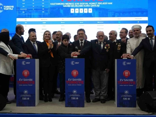 Kastamonu&rsquo;da inşa edilecek 2 bin 380 konutun kuraları &ccedil;ekildi
