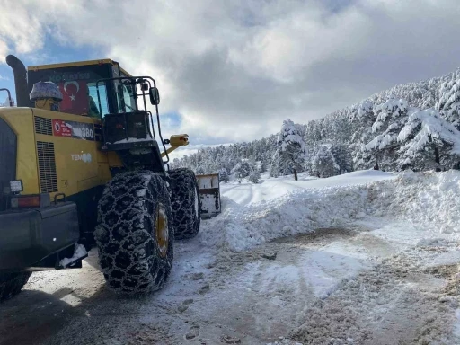 Kastamonu&rsquo;da kar sebebiyle 611 k&ouml;ye ulaşım sağlanamıyor
