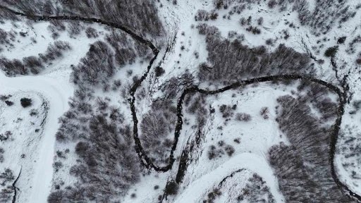 Kastamonu&rsquo;da karla kaplanan dağlarda hayran bırakan manzaralar
