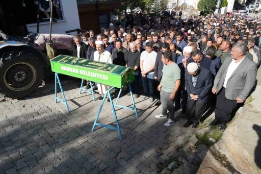 Kastamonu’da kayıp diye aranırken ölü bulunan imam hatip, Balıkesir’de toprağa verildi
