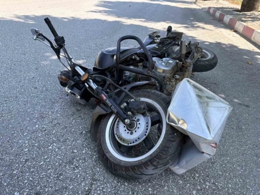 Kastamonu&rsquo;da motosiklet yola d&uuml;şen tenekeye &ccedil;arptı: 1 yaralı
