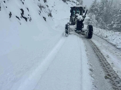 Kastamonu’da nisan ayında yağan kardan 181 köy yolu ulaşıma kapandı
