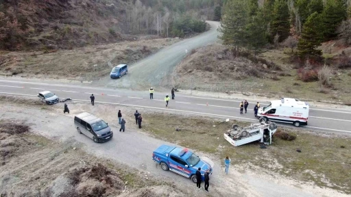 Kastamonu’da otomobil ile çarpışan kamyonet ters döndü: 1 ölü, 1 yaralı
