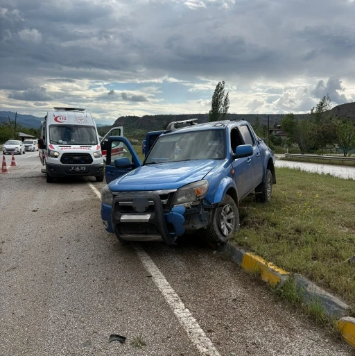 Kastamonu&rsquo;da yoldan &ccedil;ıkan kamyonet takla attı: 4 yaralı

