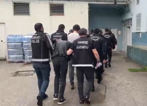 Kastamonu&rsquo;da zehir tacirlerine y&ouml;nelik oerasyonda 5 ş&uuml;pheli tutuklandı
