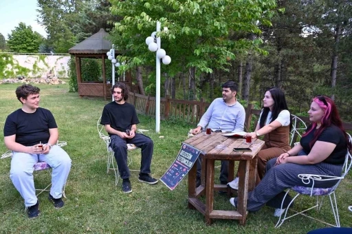 Kastamonu &Uuml;niversitesi Bilim Kafe&rsquo;de geleceğin iletişimcileriyle dijital &ccedil;ağda medya konuşuldu
