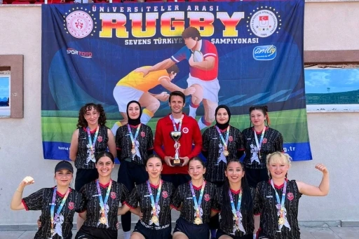 Kastamonu Üniversitesi Kadın Ragbi Takımı Türkiye şampiyonu oldu
