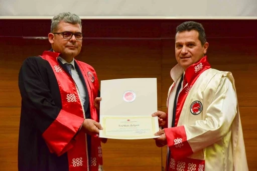 Kastamonu Üniversitesi’nde başarılı olan akademisyenlerle öğrenciler ödüllendirildi
