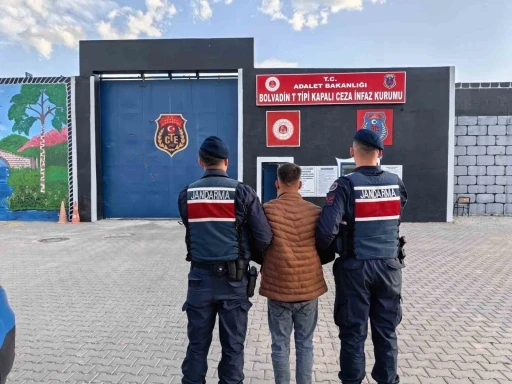 Kasten yaralama suçundan aranan şahsı jandarma yakaladı
