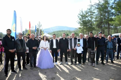 Kavaklıdere’de 11.11 Saat 11.11’de: 11 Çift, &quot;Ailem Bir Fidan&quot; diyerek geleceğe nefes oldu
