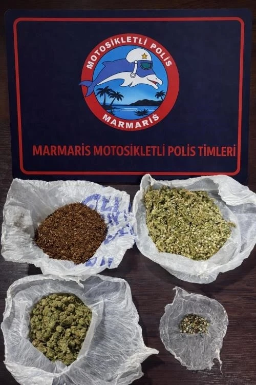 Kavga ihbarına giden polis torbalarca uyuşturucu yakaladı
