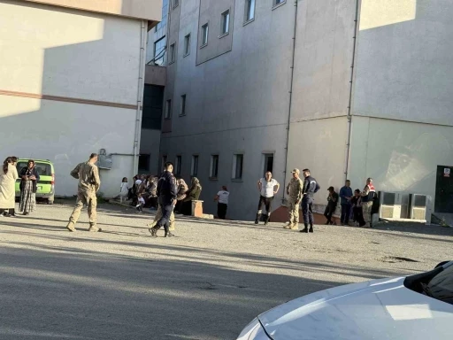 Kavgayı ayırmaya çalışırken canından oldu
