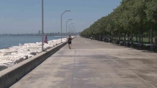 Kavurucu sıcaklarda kimi yüzerken kimiyse kilometrelerce koştu
