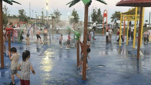 Kavurucu sıcakta &ccedil;ocukların serinlik adresi su oyun parkları
