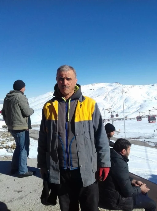 Kayalıklardan d&uuml;şen adam hayatını kaybetti
