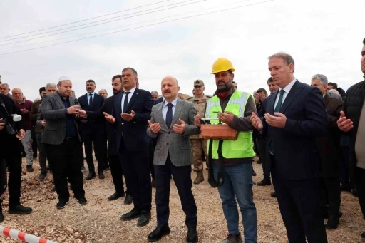 Kaya&ouml;n&uuml; Mahallesi&rsquo;nde 12 derslikli ilk ve ortaokulun temeli atıldı
