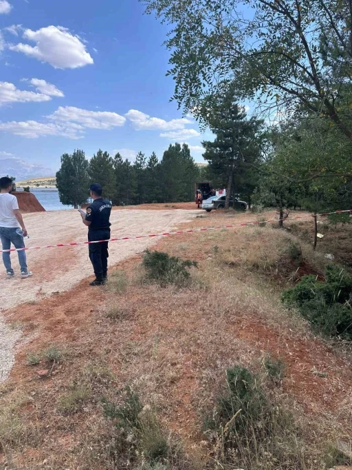 Kayıp olarak aranan genç, gölette ölü bulundu
