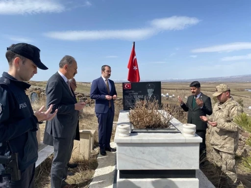 Kaymakam Akköz’den şehit kabirleri ve ailelerine bayram ziyareti
