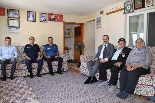 Kaymakam Battal, şehit ailesi ve gaziyi yalnız bırakmadı
