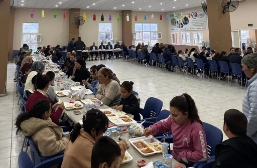 Kaymakam Dalak, &ouml;ğrenci ve velilerle iftar sofrasında buluştu
